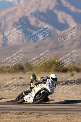 media/Dec-07-2025-CVMA (Sun) [[3e7d2de5dc]]/Race 18-Formula Twins-Formula 40 UL/